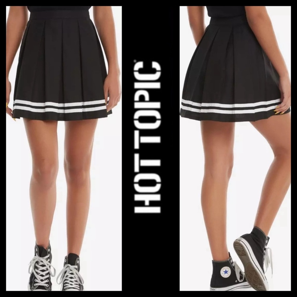NWOT Hot Topic Black Cheer Skirt